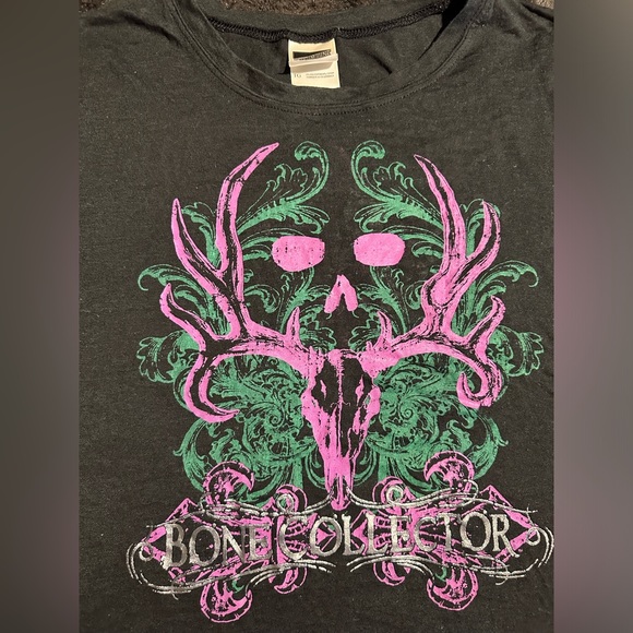 Women’s bone collector tshirt - Picture 3 of 6